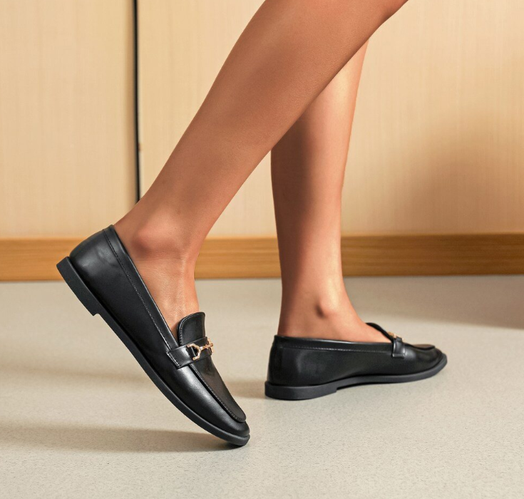 Mocassins avec boucle décorative