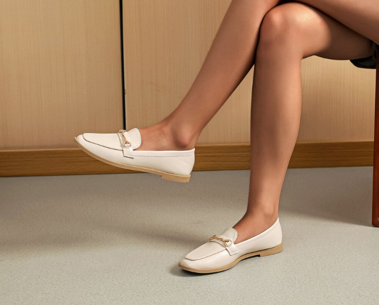 Mocassins avec boucle décorative